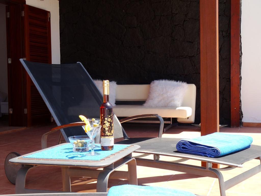 Happy Villa Con Piscina Privada Playa Blanca  Exterior photo